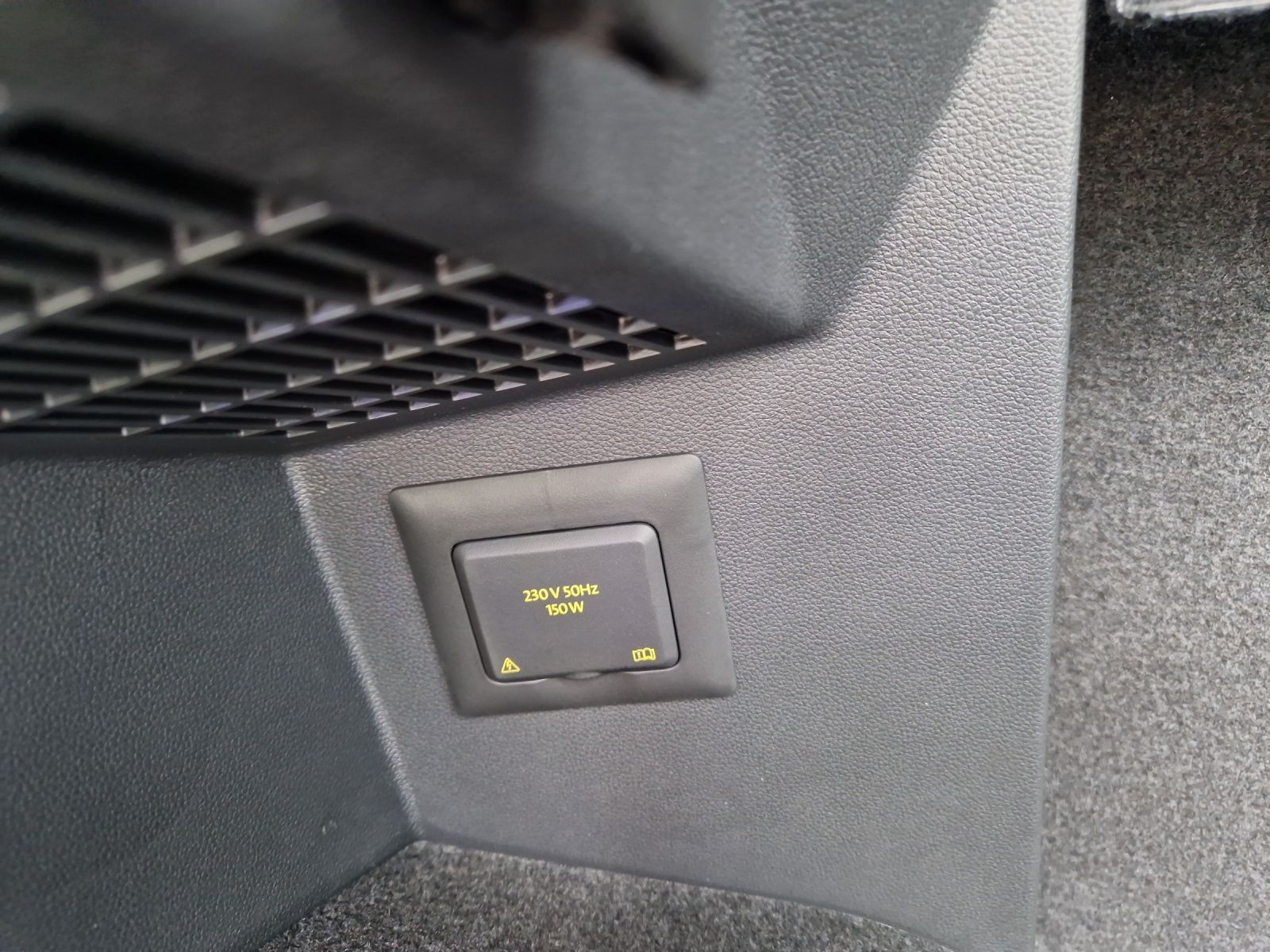 Fahrzeugabbildung Volkswagen Tiguan R-Line 4M MATRIX ACC 20" NAVI