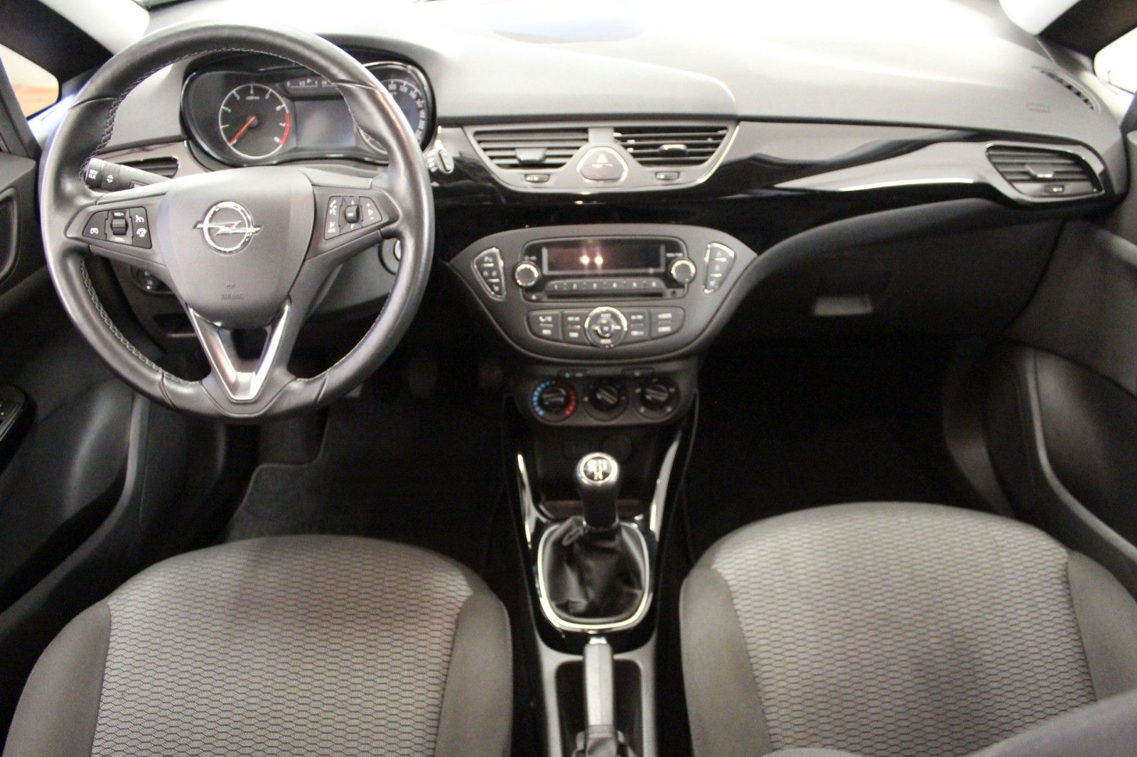 Fahrzeugabbildung Opel Corsa E 1.4 Active Winterpaket*AHK