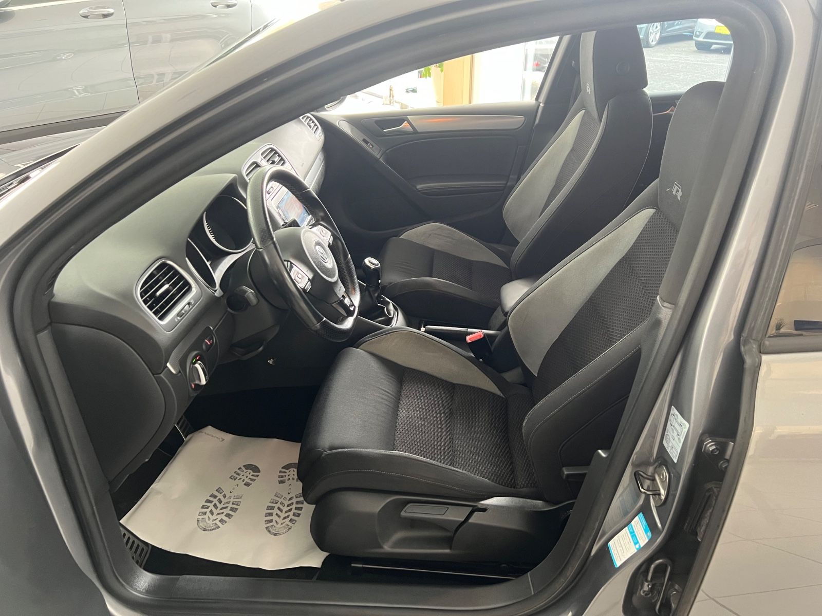Fahrzeugabbildung Volkswagen Golf VI R 4Motion