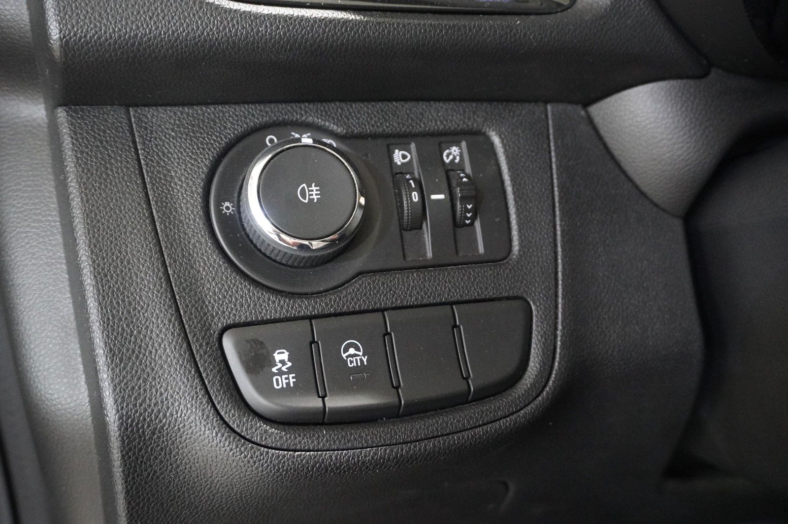 Fahrzeugabbildung Opel Karl 1.0 EDITION 5-TÜR KLIMA/USB/TEMP./BT
