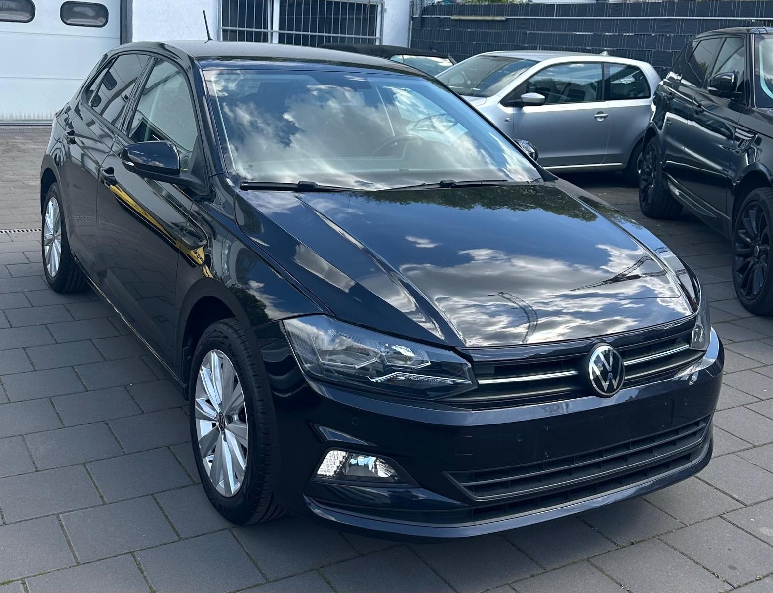 Volkswagen Polo VI Comfortline *NAVI*