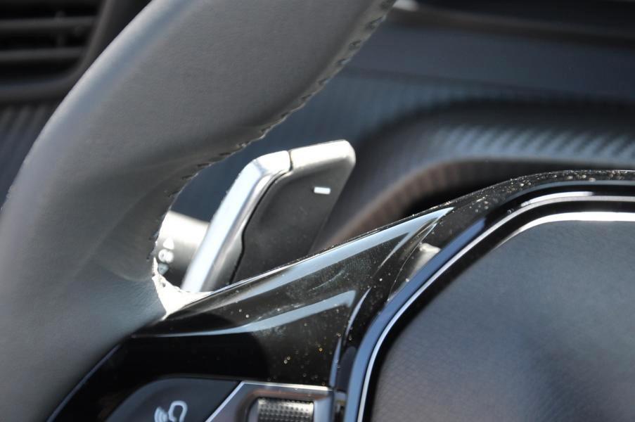 Peugeot 2008 Hybrid 145 Allure *LED*