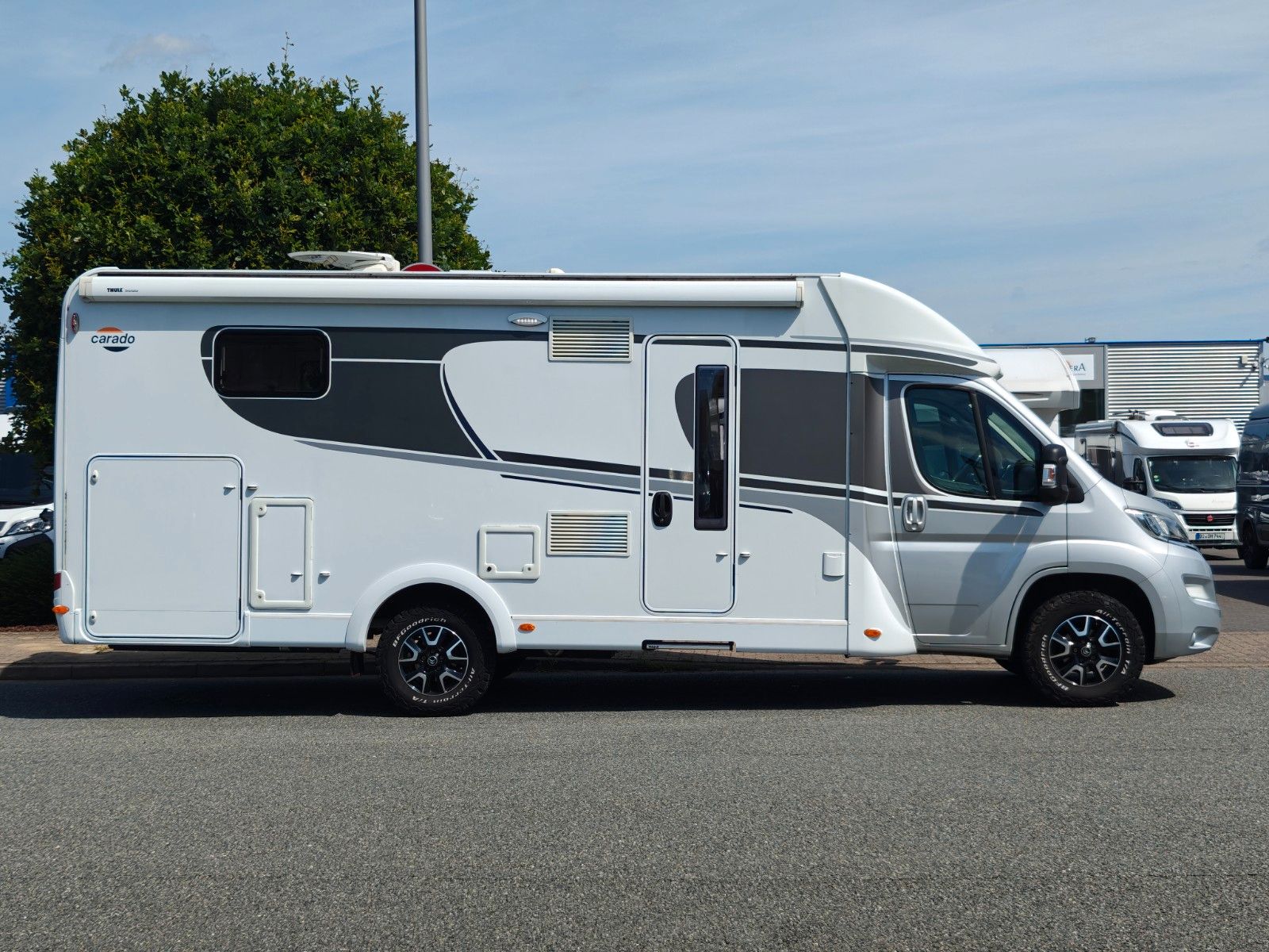 Fahrzeugabbildung Carado T-447 Clever+ Edition - SAT, TV, A/T, Hubbett -