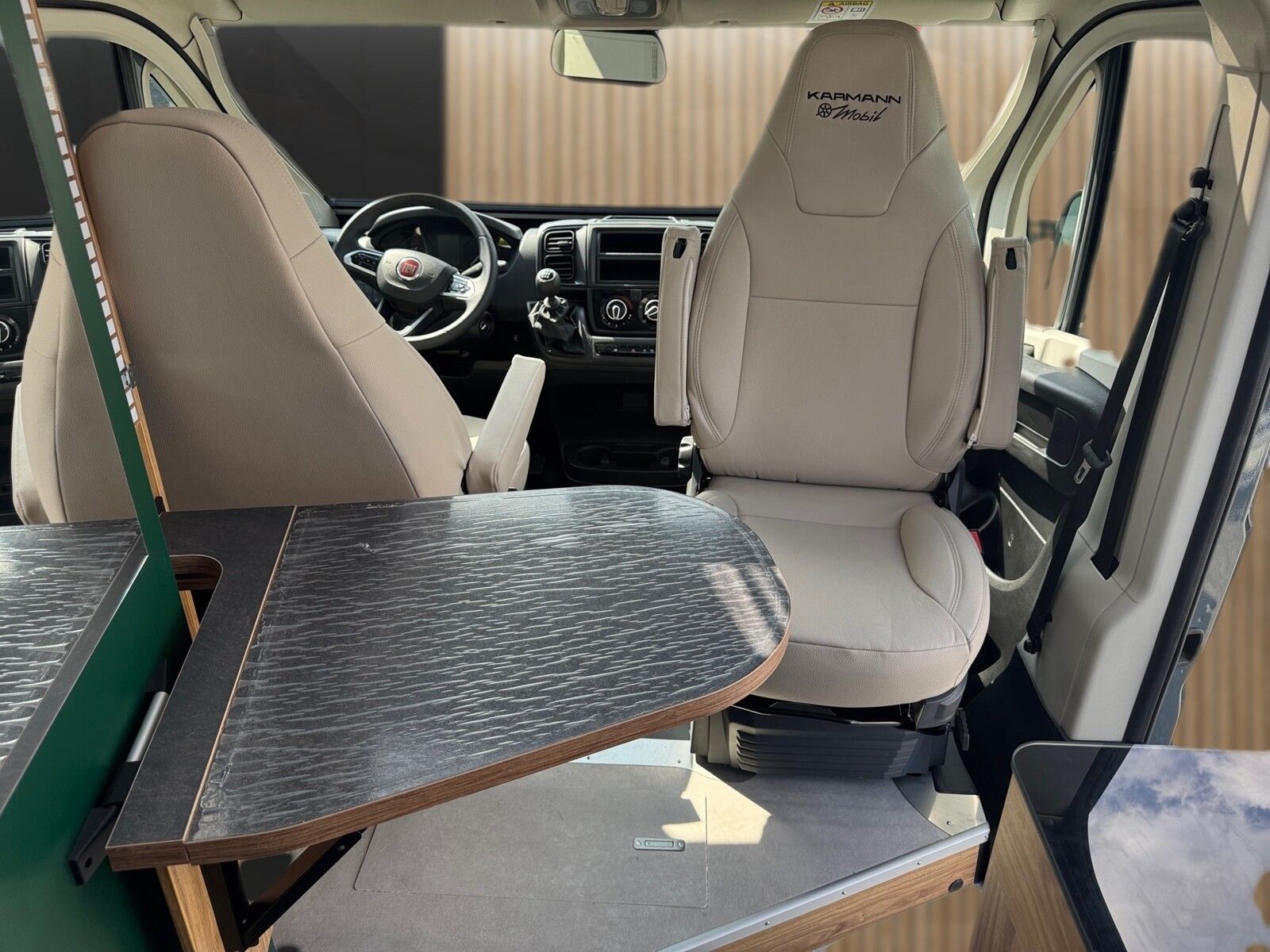 Fahrzeugabbildung Karmann Dexter DE 600 Concept Paket