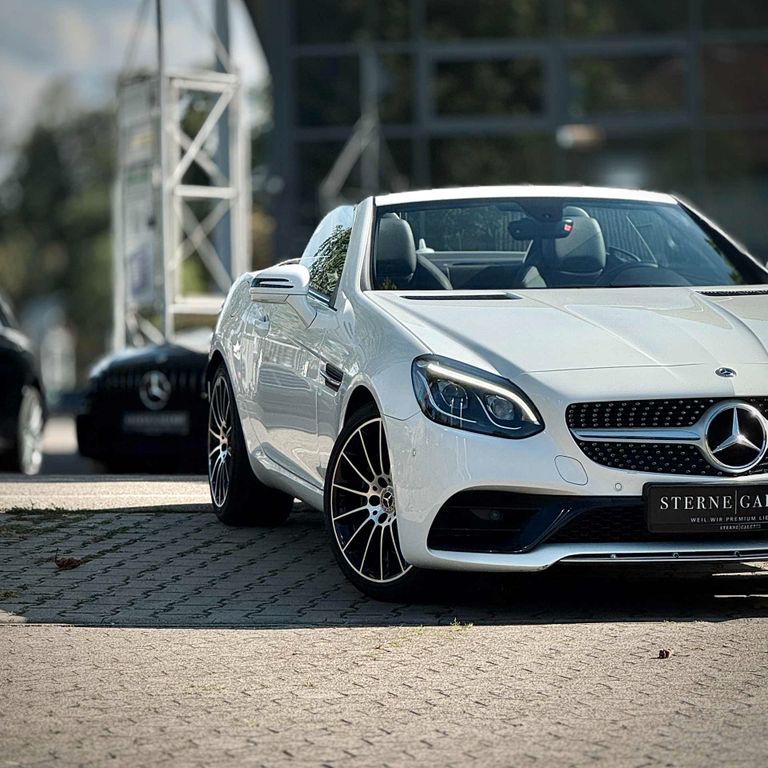 Image of Mercedes-Benz SLC 300