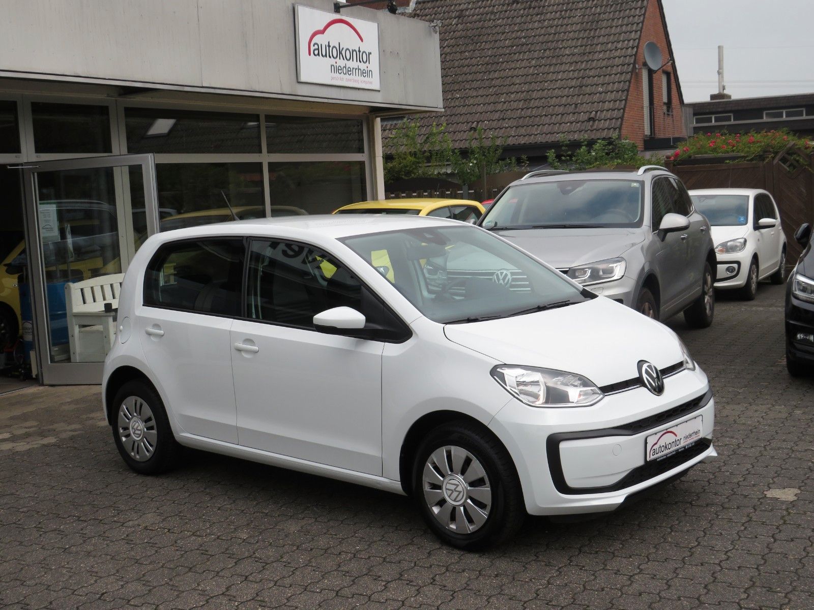 Fahrzeugabbildung Volkswagen up! 4-T. KLIMA MAPS & MORE TELVOR. DAB ZV 1.HAND