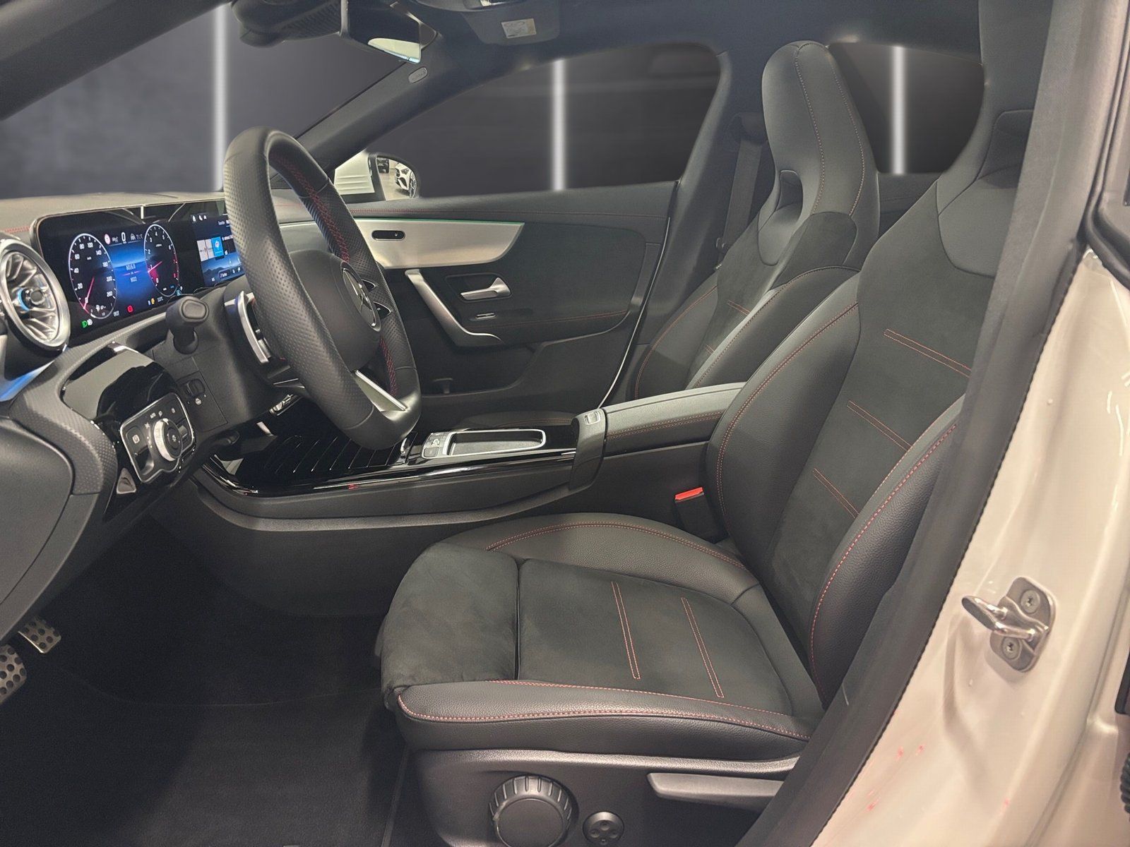 Fahrzeugabbildung Mercedes-Benz CLA 200 AMG Prem*Pano*Distro*MBeam*Totwi*CarPla*