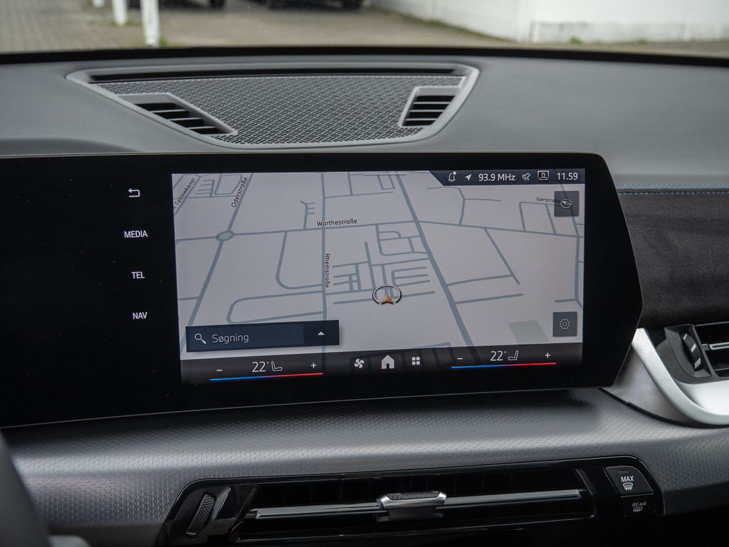 BMW X1 sDrive 18i M-Sport AHK PANO KAM LED NAVI SHZG foto 13