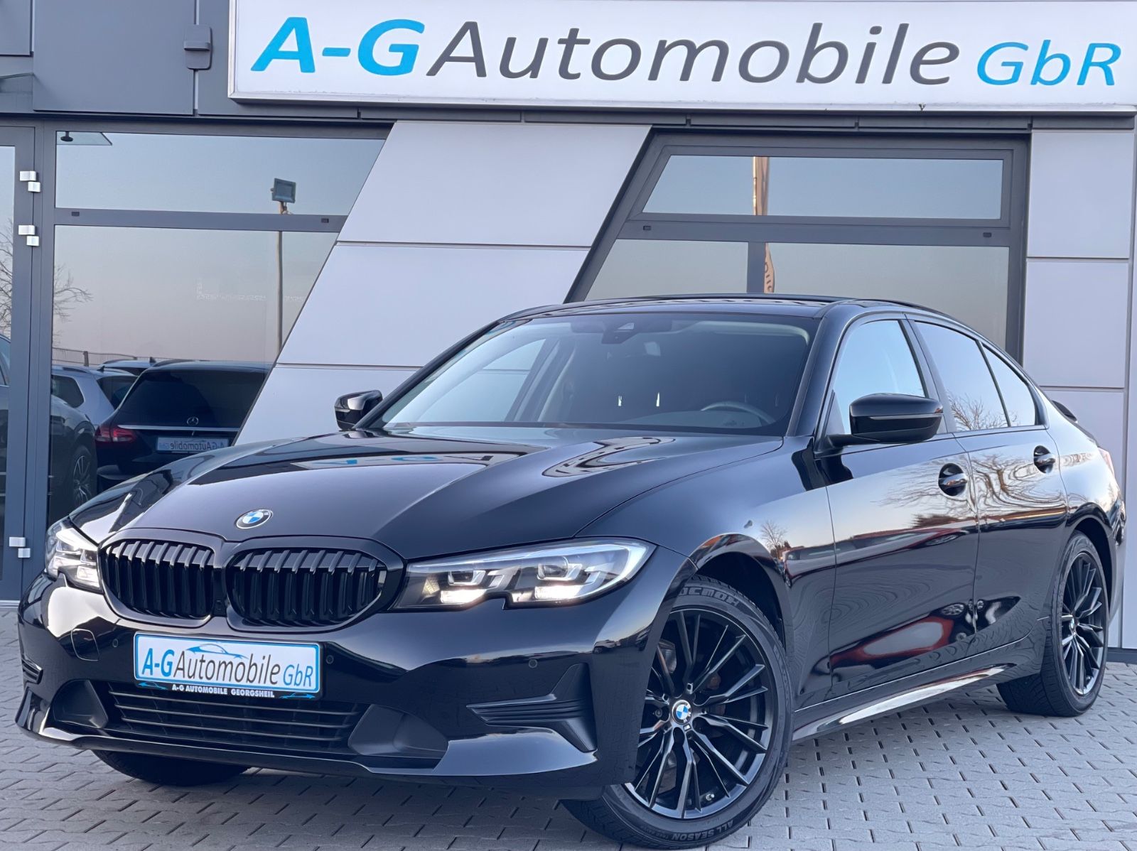 BMW 318 i Limousine Advantage Heckspoiler M-Felgen foto 2