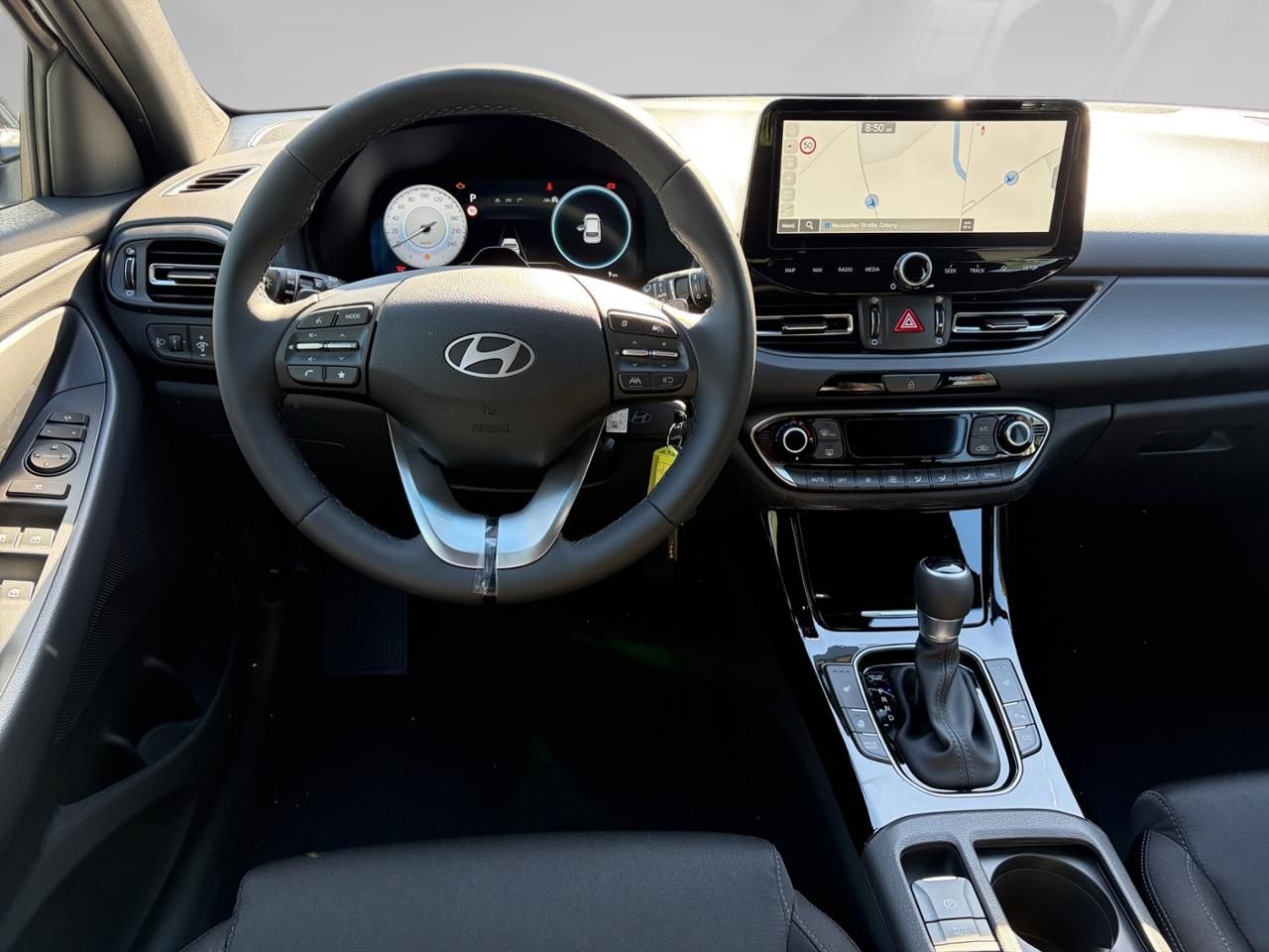 Fahrzeugabbildung Hyundai i30 TREND SHZ*LHZ*NAVI*CARPLAY*