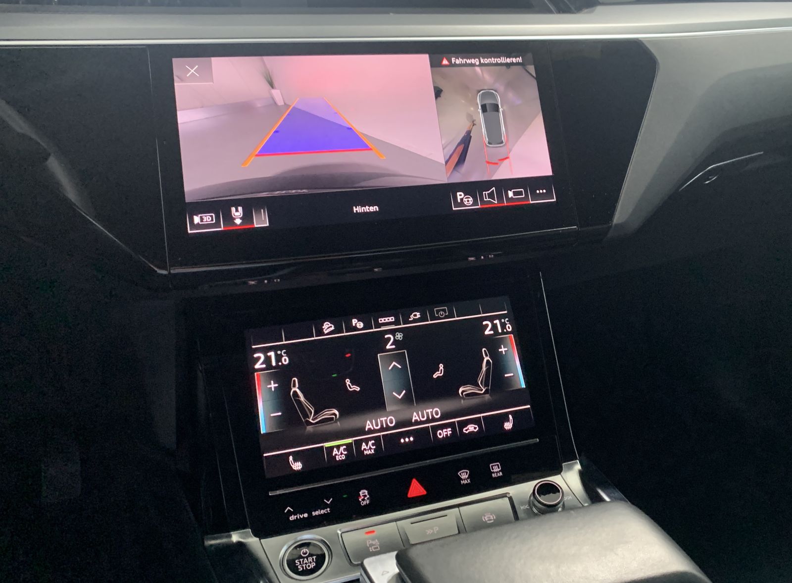 Fahrzeugabbildung Audi e-tron 55 Quattro*Leder*360°Cam*LED*SHZ*Navi*