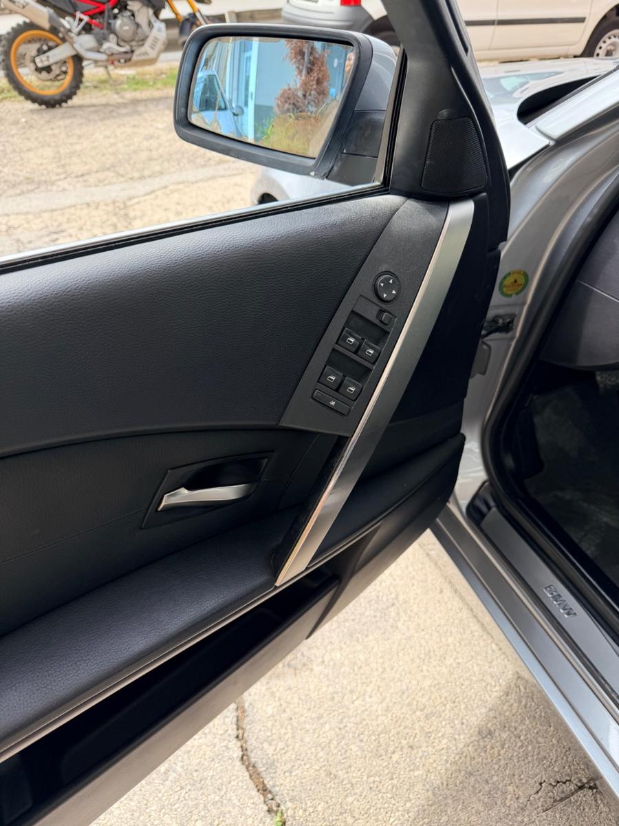 BMW 525 2004 — photo 15