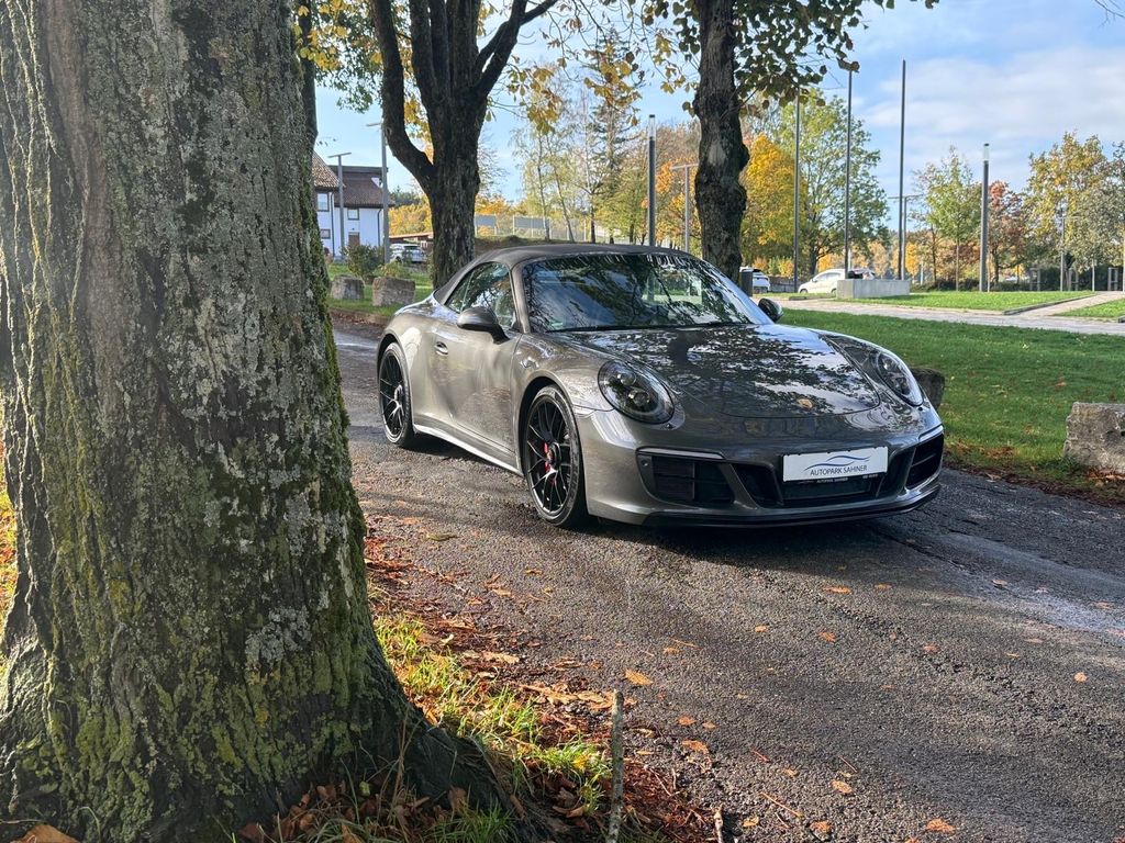 PORSCHE 911 2018