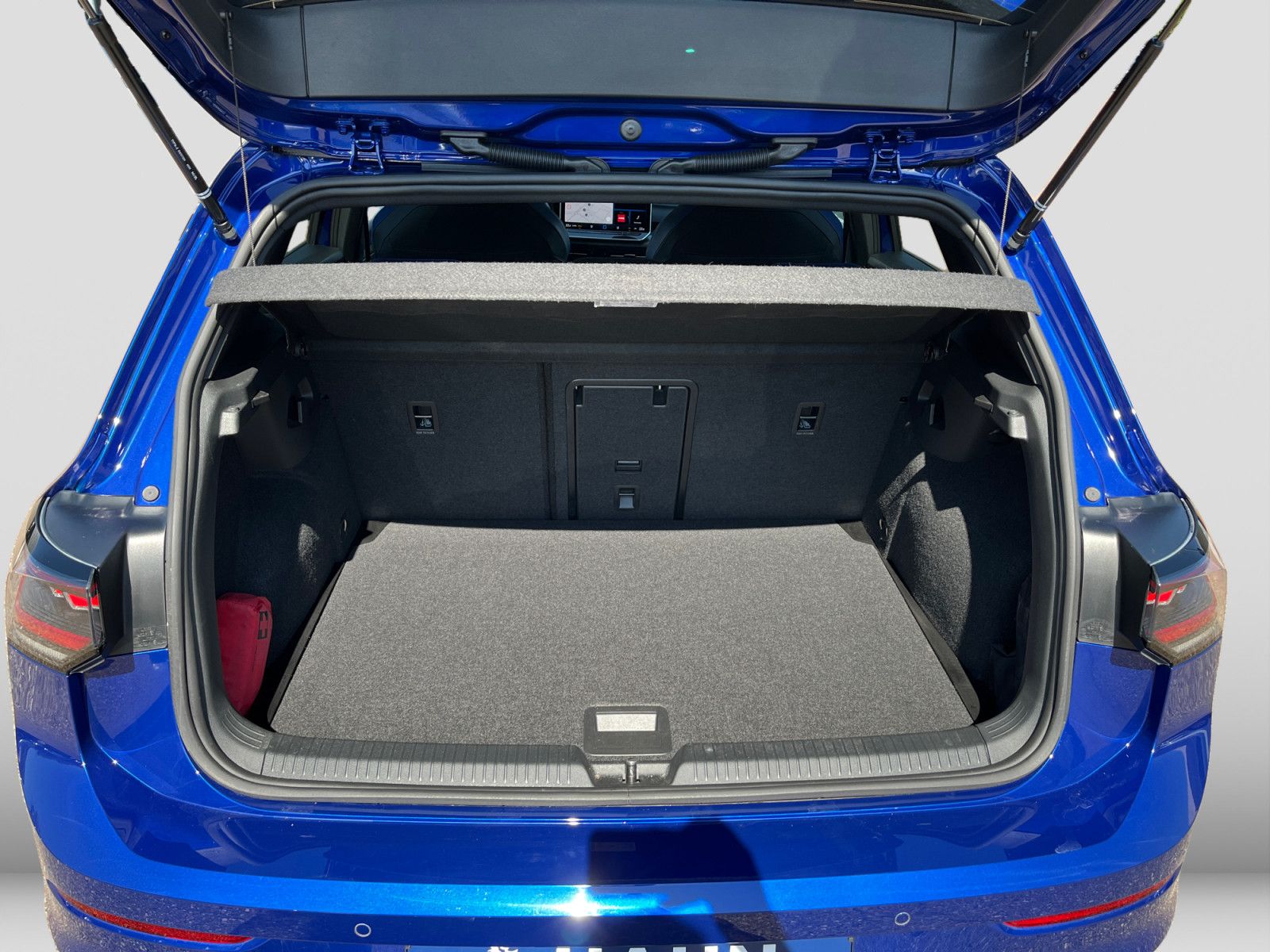 Volkswagen Golf VIII R 2.0TSI BlackSty 4Motion DSG HuD Pano foto 12