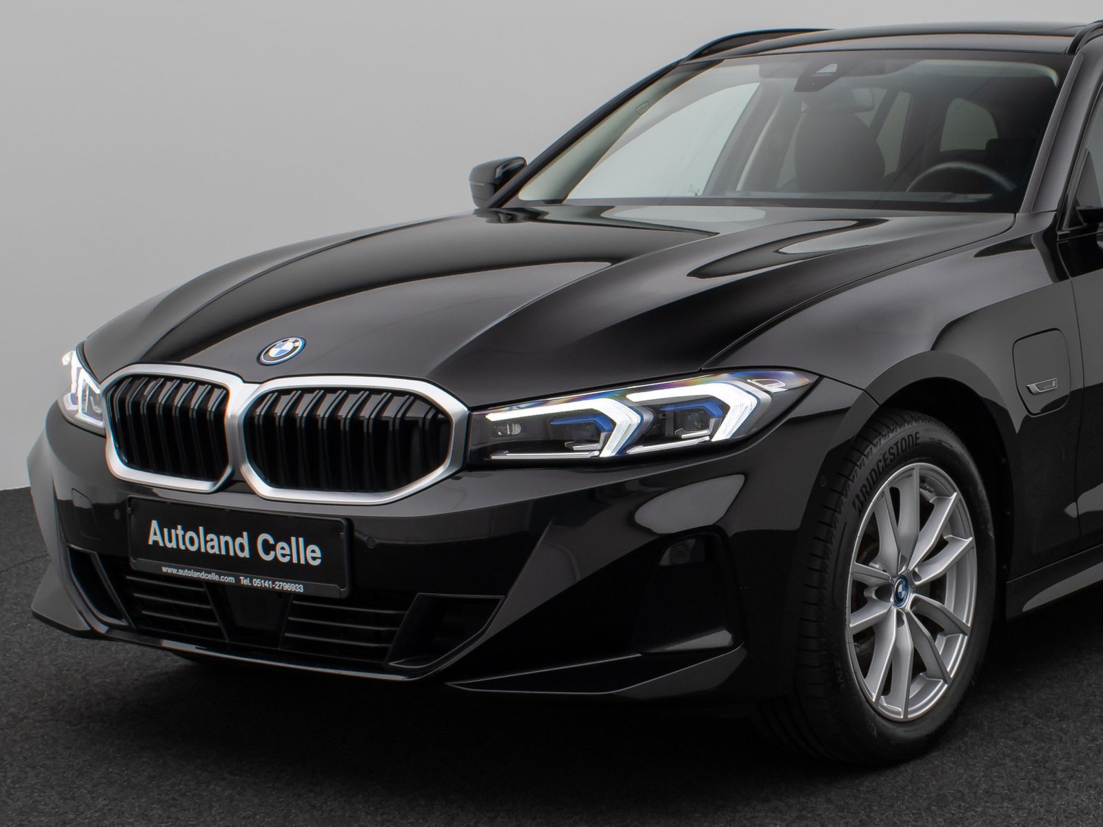 Fahrzeugabbildung BMW 330e xD Panoram Kamera HUD DAB H/K Stop&Go Sport