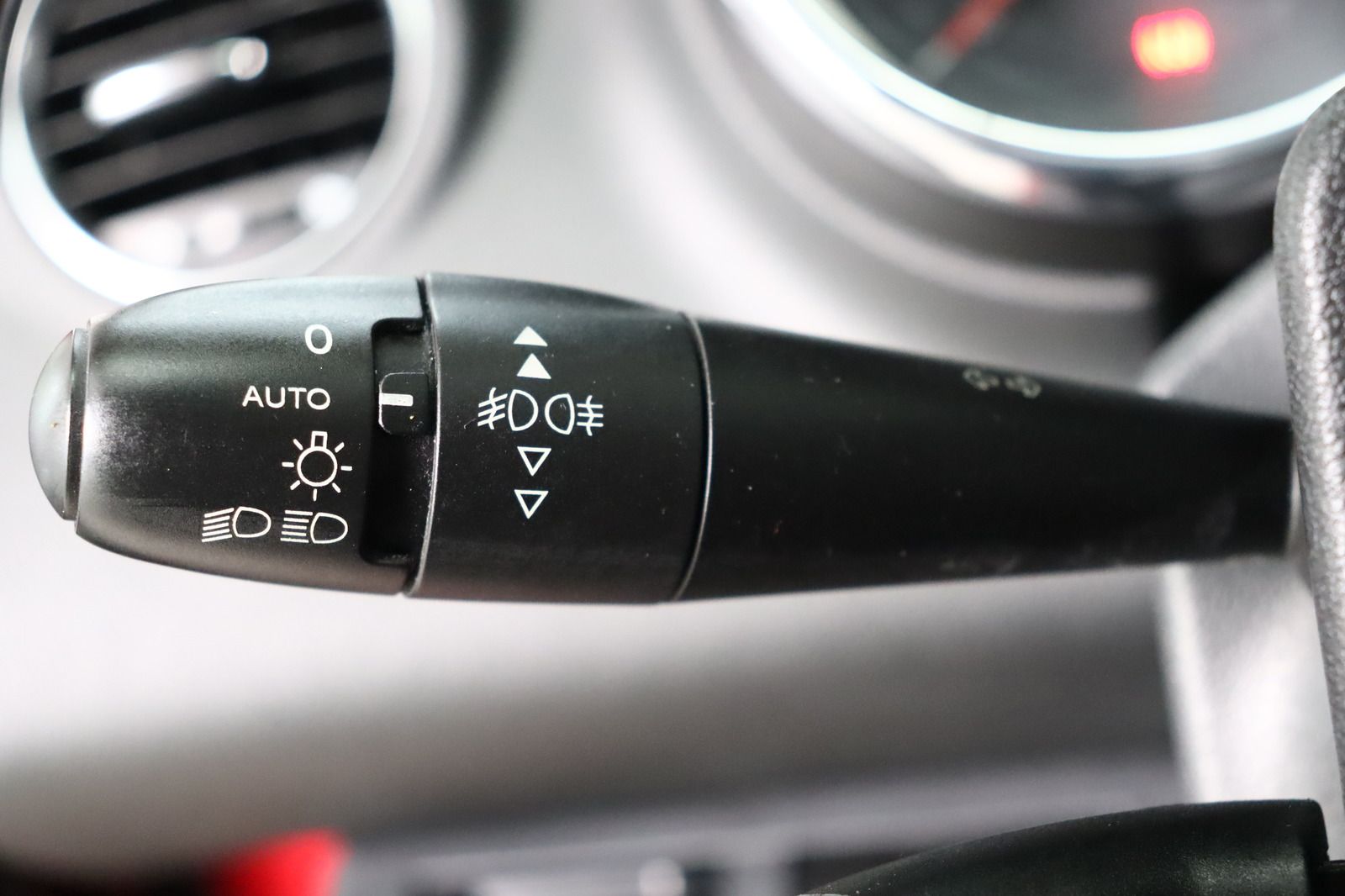 Fahrzeugabbildung Peugeot 3008 1.6 VTi 120 * AHK