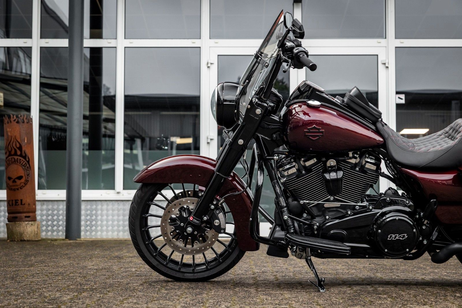 Fahrzeugabbildung Harley-Davidson FLHRXS ROAD KING SPECIAL 114 CUI - JEKILL&HYDE -