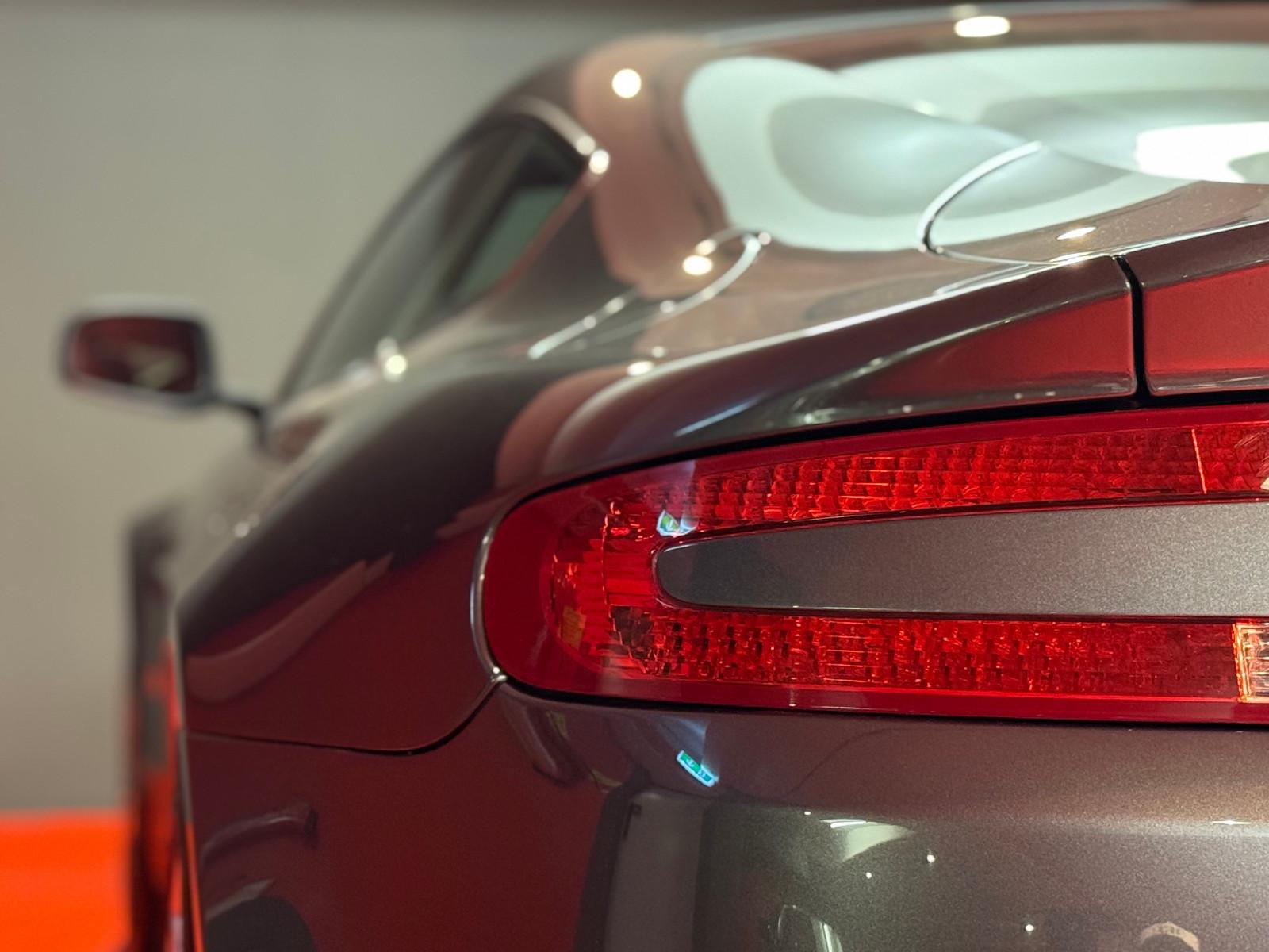 Aston Martin V8 Vantage/4.7 V8 426PS/SPORTSHIFT/COUPÉ/DEUTSCH