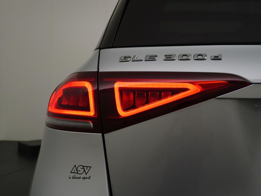 Mercedes-Benz GLE 300 d 4MATIC AMG Premium Plus | luftfederung