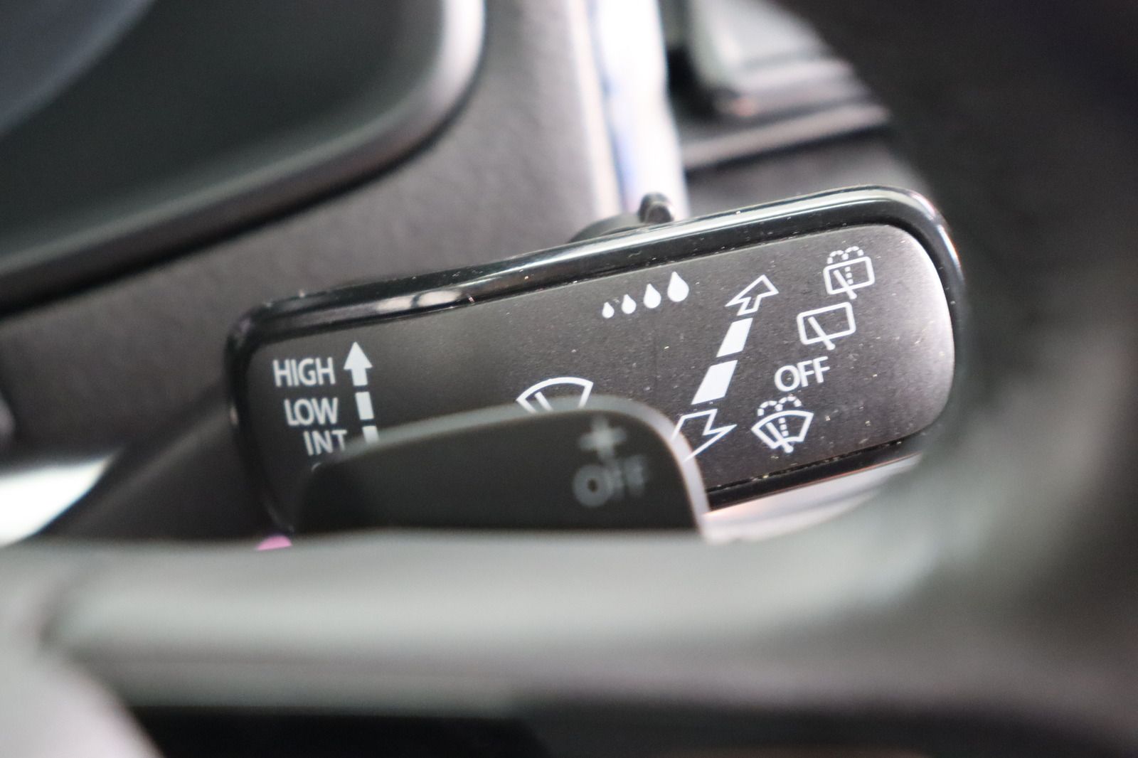 Fahrzeugabbildung SKODA Karoq 4x4 Memory * Navi * DSG * LED * AHK