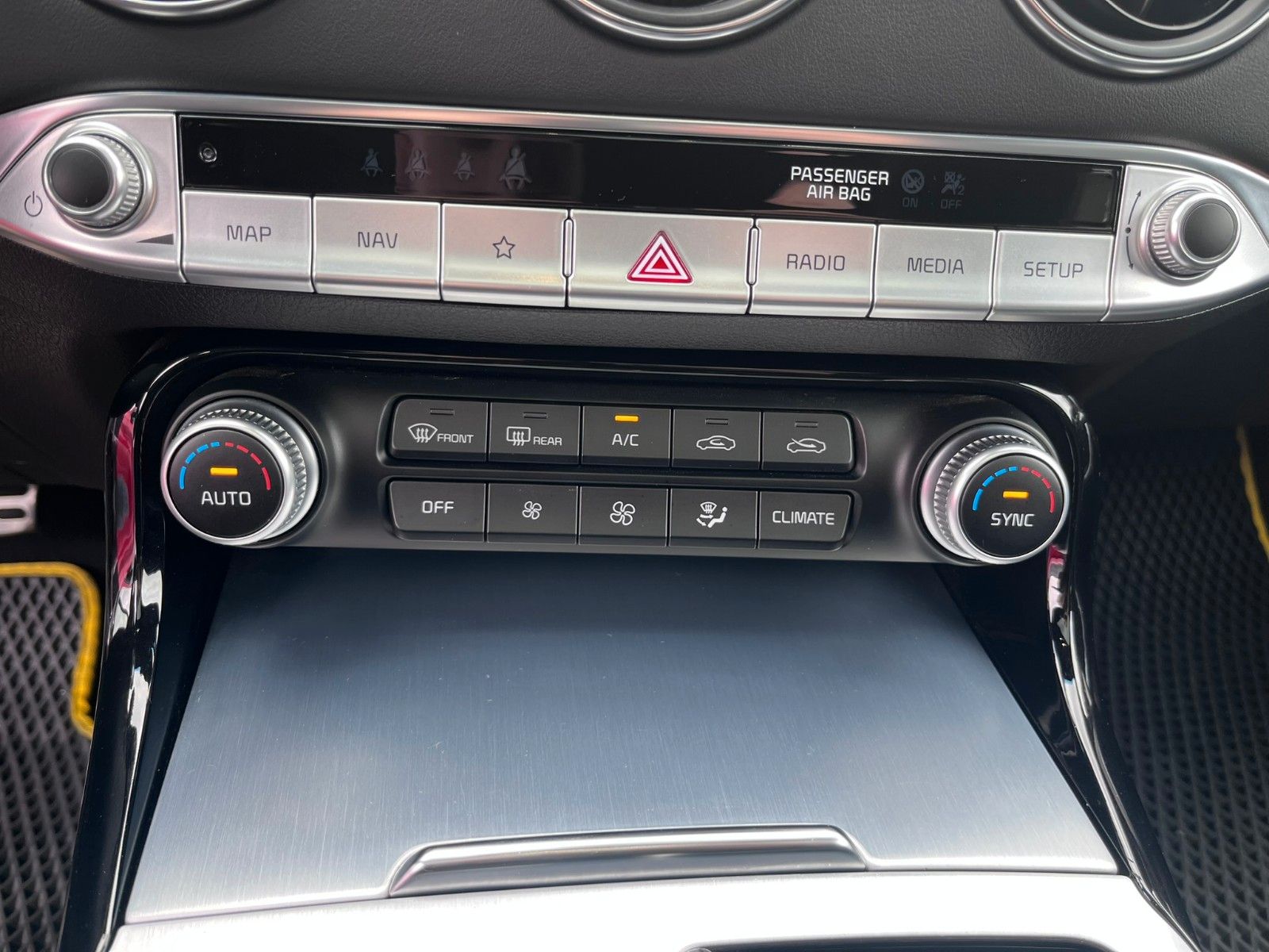 Fahrzeugabbildung Kia Stinger GT 4WD Leder el. Sitze Navi Kamera uvm.