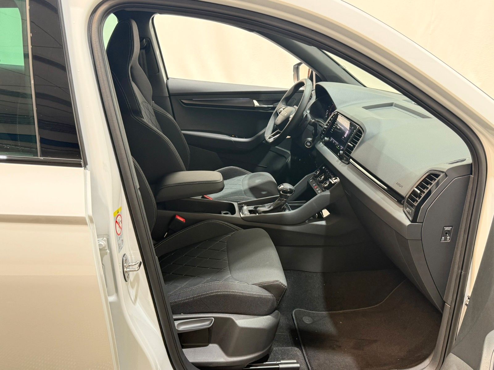 Fahrzeugabbildung SKODA Karoq 1.5TSI/DSG/Sportline/ACC/LED MATRIX