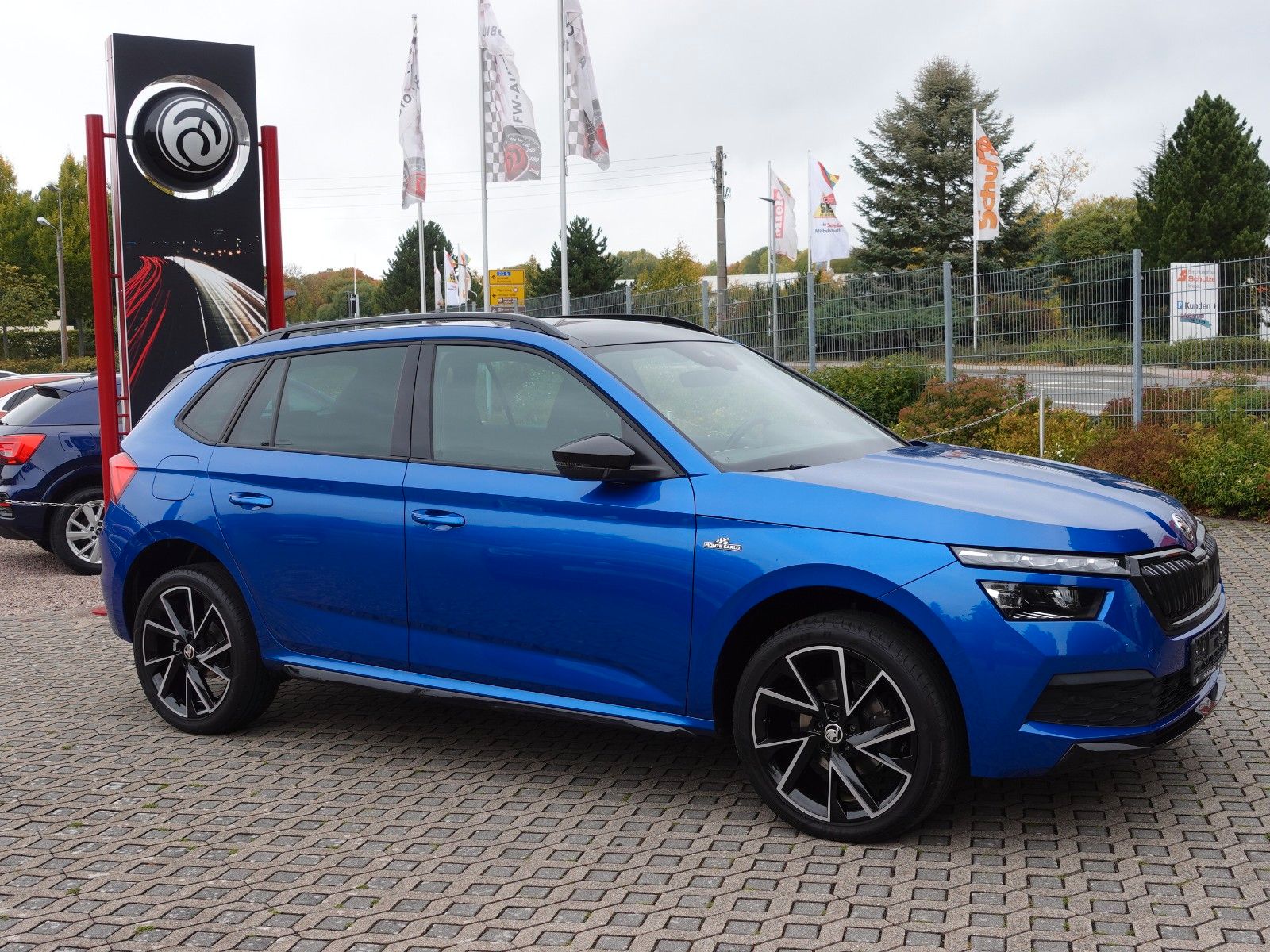 Fahrzeugabbildung SKODA Kamiq 1.5 TSI ACT MONTE CARLO LED/Navi/RFK/18"/.