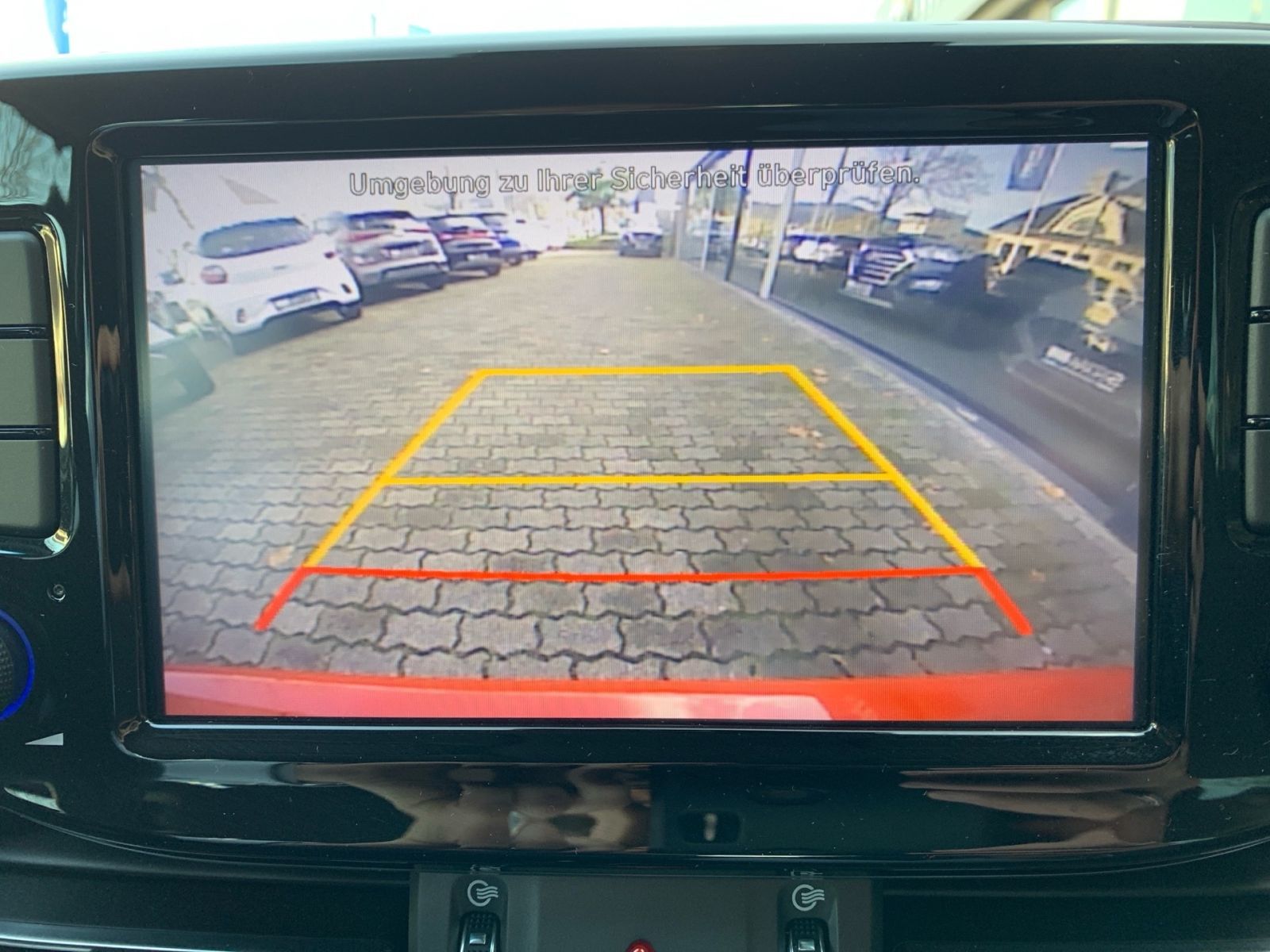 Fahrzeugabbildung Hyundai i30 1.0 T-GDI Edition 30 8x bereift 1Hd