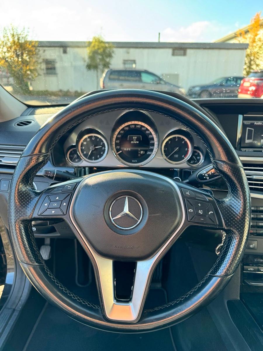Mercedes-Benz E220 2012 — photo 9