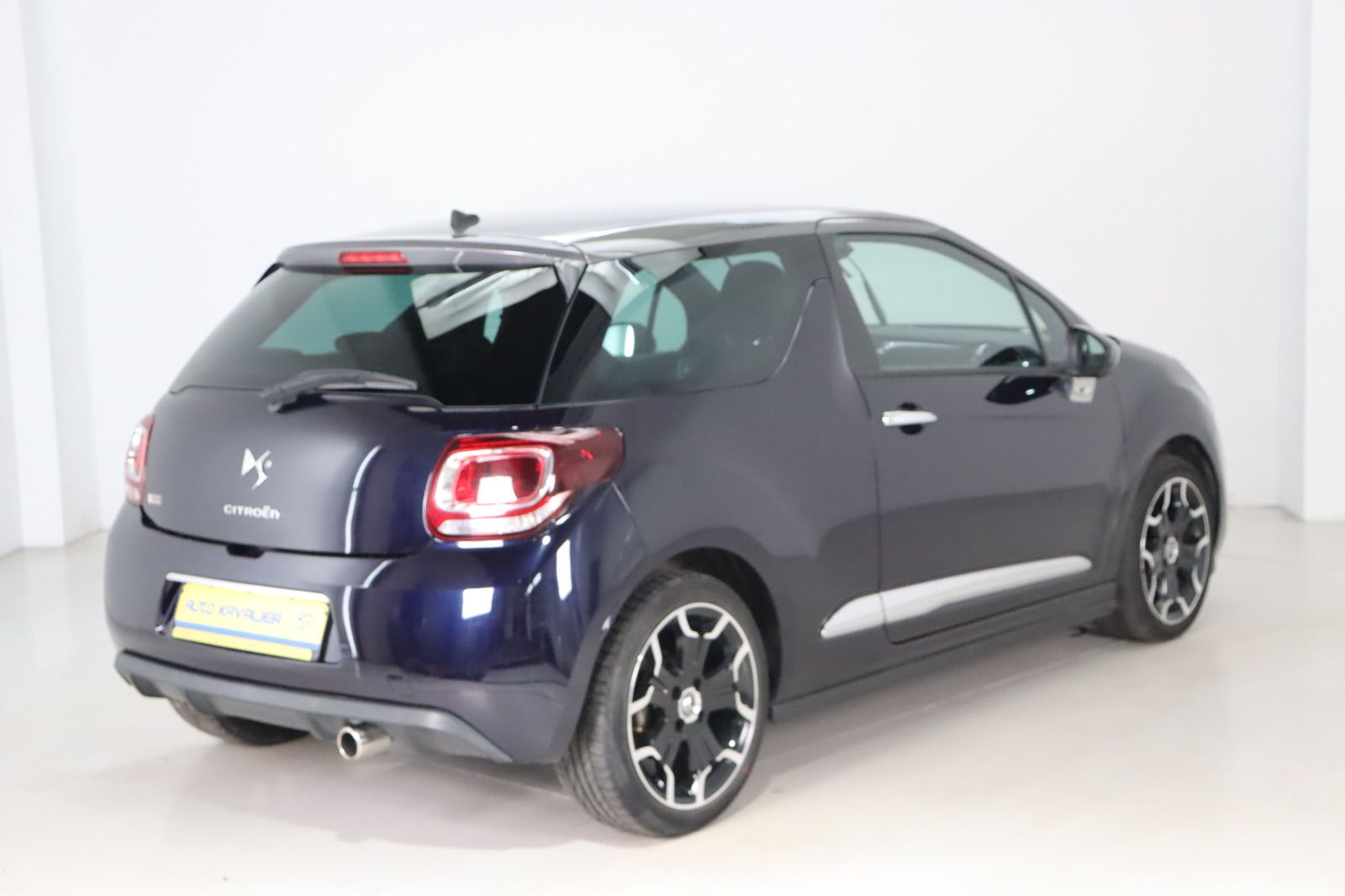 Fahrzeugabbildung Citroën DS3 * Klimaautom. * wenig Kilometer * 1. Hand