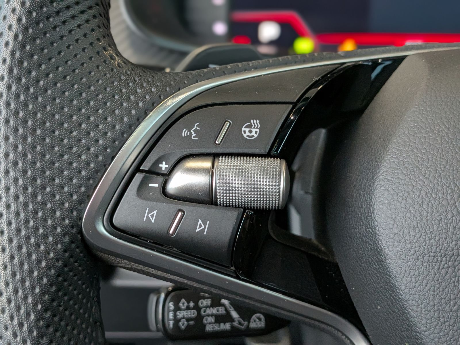 Fahrzeugabbildung SKODA Kamiq 1.5 TSI DSG Monte Carlo Pano Matrix 5J.GAR