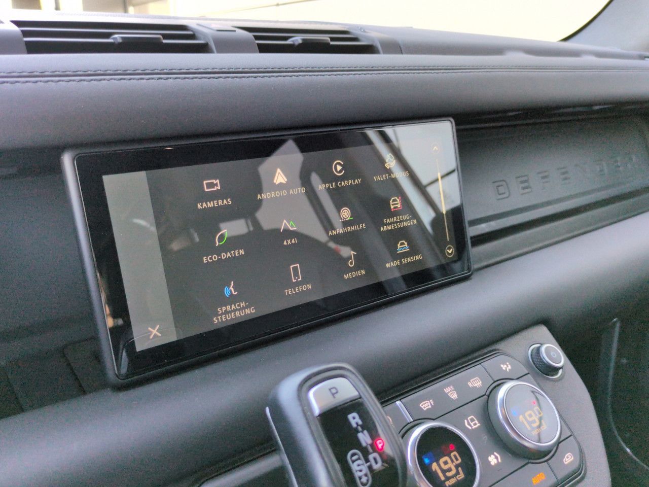 Land Rover Defender 110 D200 X-Dynamic SE AHK Winter-P. LED foto 12