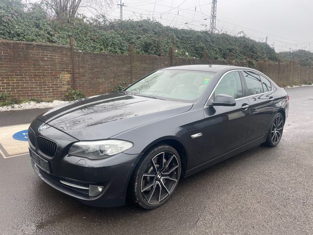 BMW 530 Baureihe 5 Lim. 530 d M PAKET