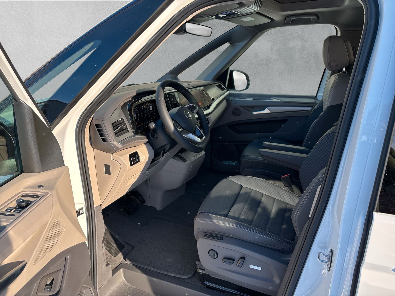 Fahrzeugabbildung Volkswagen Multivan Life Edition 110kW 7-Gang DSG Navi, AHK