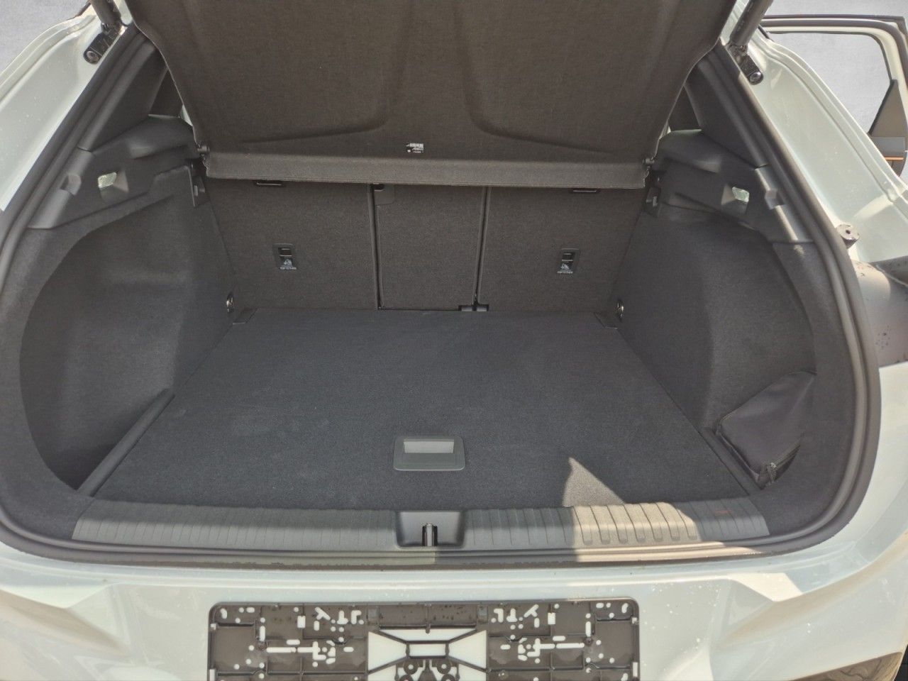 Fahrzeugabbildung CUPRA Terramar 2.0 TSI 204 PS DSG 4Drive Edge Paket