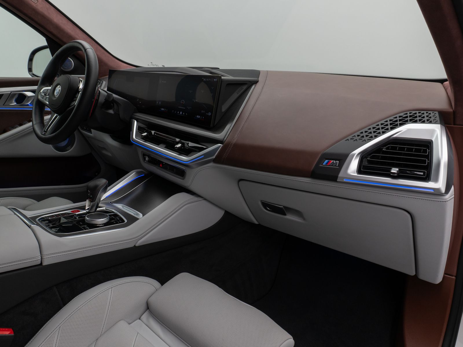 Fahrzeugabbildung BMW XM Individual M Sitze DAB B&W Massage SoftClose