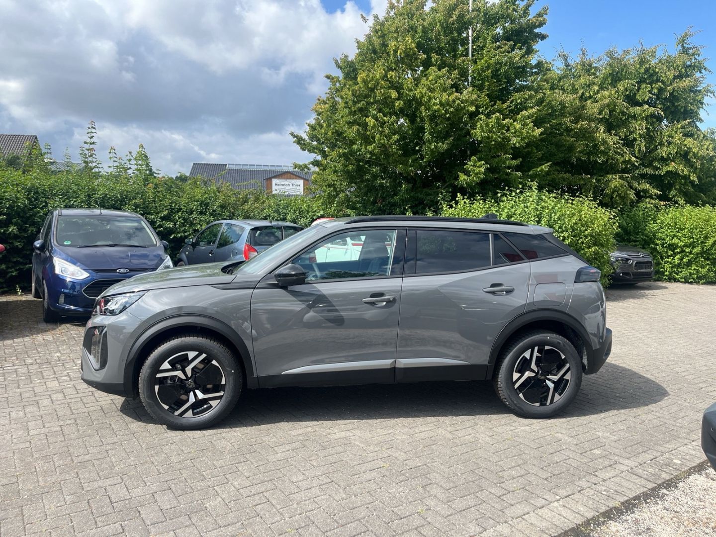 Fahrzeugabbildung Peugeot 2008 ALLURE HYBRID 145 e-DSC6 Navi LED ACC SHZ