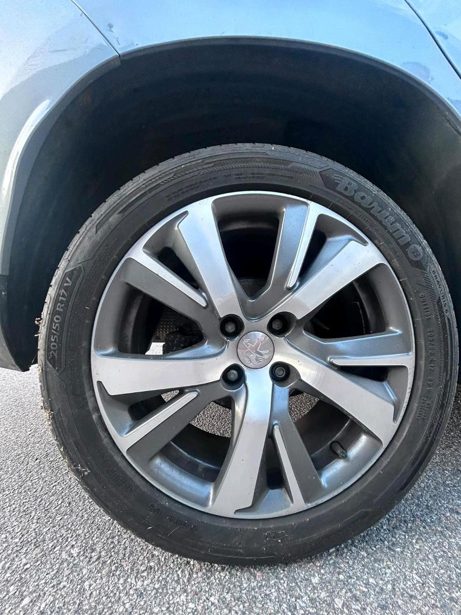 Peugeot 2008 2013 — photo 11