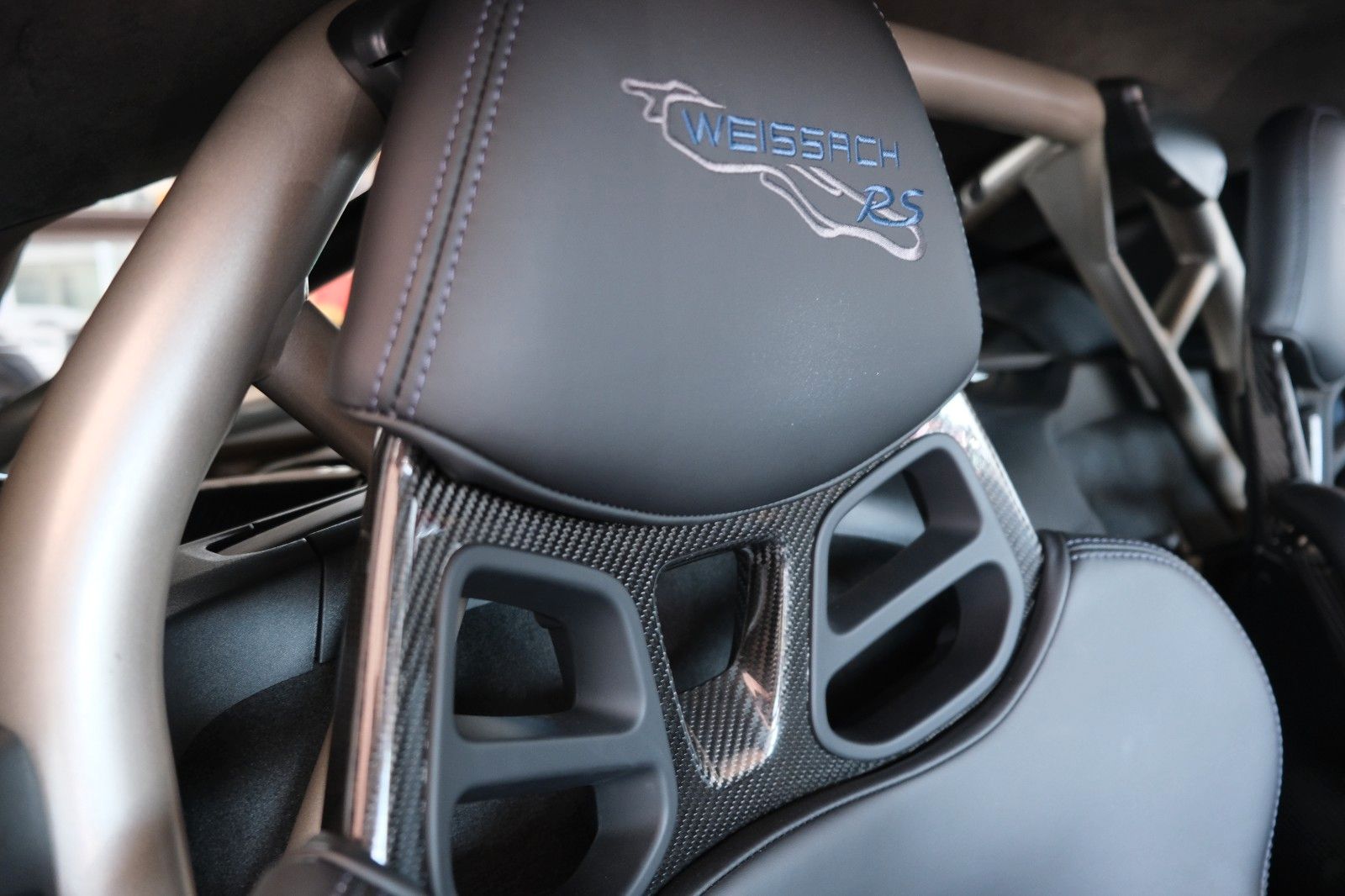 Fahrzeugabbildung Porsche Cayman GT4 RS/Weissach/PCCB/Approved 2028