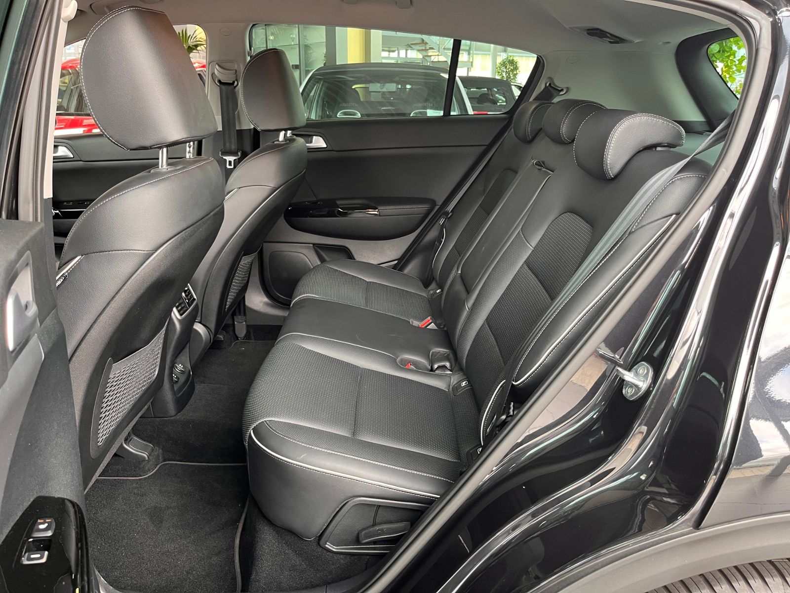 Fahrzeugabbildung Kia Sportage Black Edition 4WD JBL LED NAVI