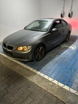 BMW 320i Coupé - - BMW 320 mit Benzin-Antrieb: Sportwagen, Automatik