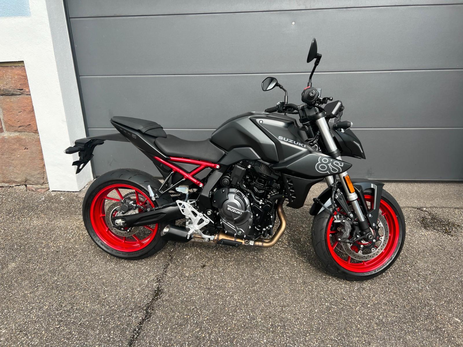 Suzuki GSX-8S  inkl Scottoiler etc