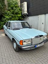 Mercedes-Benz W123 250 - Mercedes-Benz 250: W123