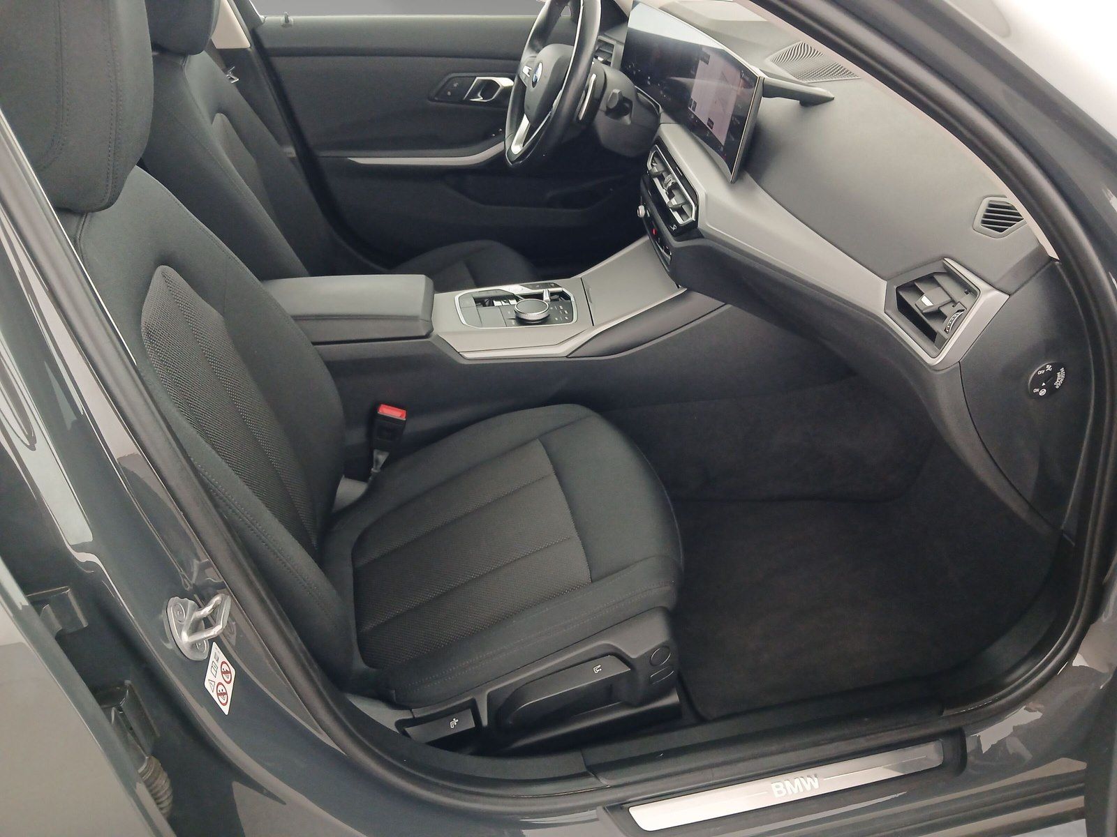 BMW 320i Touring Standheizung Navi AHK PDC LED foto 8