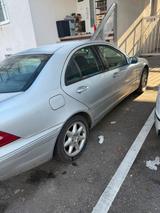 Mercedes-Benz Mercedes c 240 - Mercedes-Benz C 240 in Stuttgart