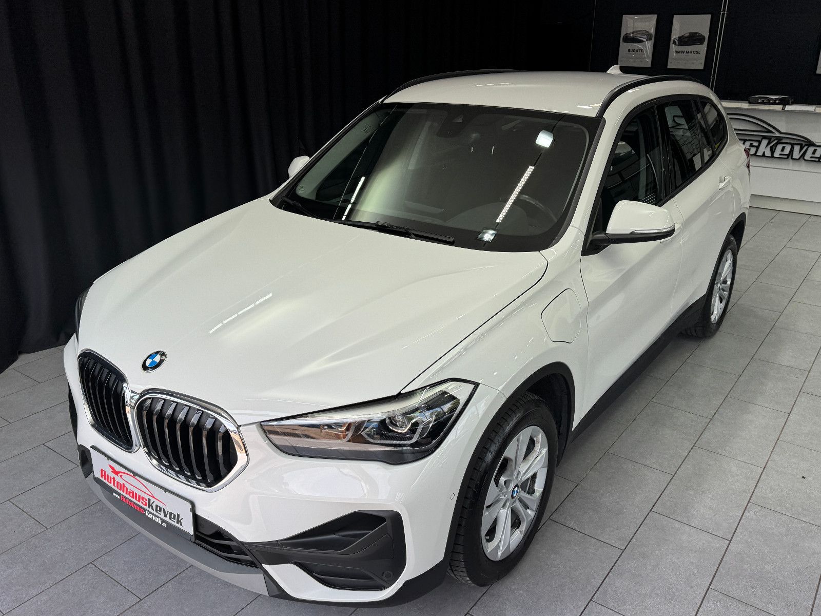 Fahrzeugabbildung BMW X1 xDrive 25e Advantage |AHK|PANO|AUTOMATIK|LED