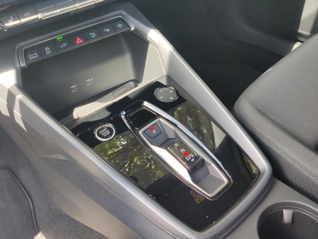 Fahrzeugabbildung Audi A3 Sportback TFSI e A3 Sportback 40 TFSI e S tro