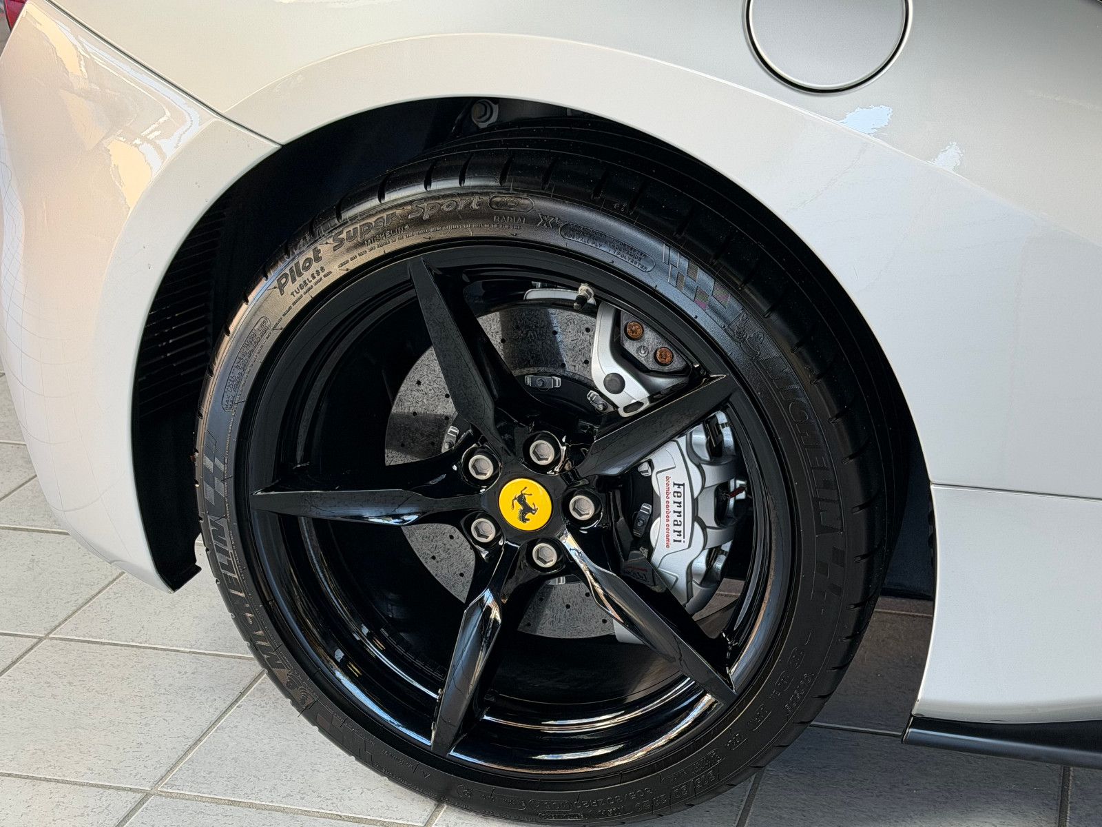 Fahrzeugabbildung Ferrari 488 GTB GTB Coupé DCT/SCUDERIA/KAMERA/