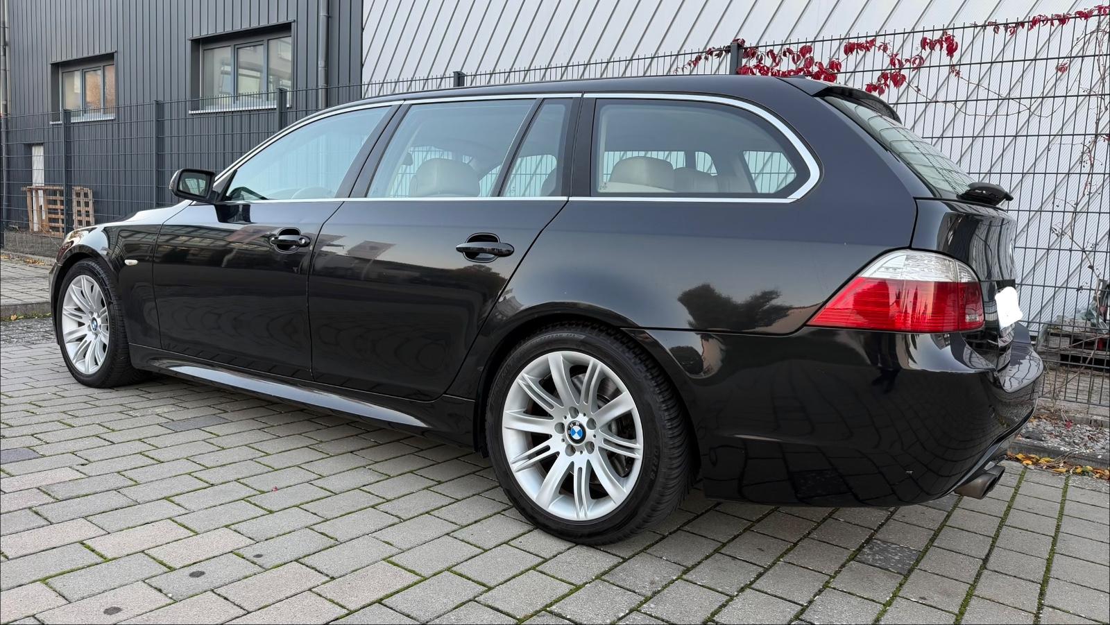 BMW 535 2005 — салон