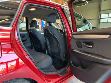 BMW 218 Active Tourer *xDrive*AHK*2-Zonen*